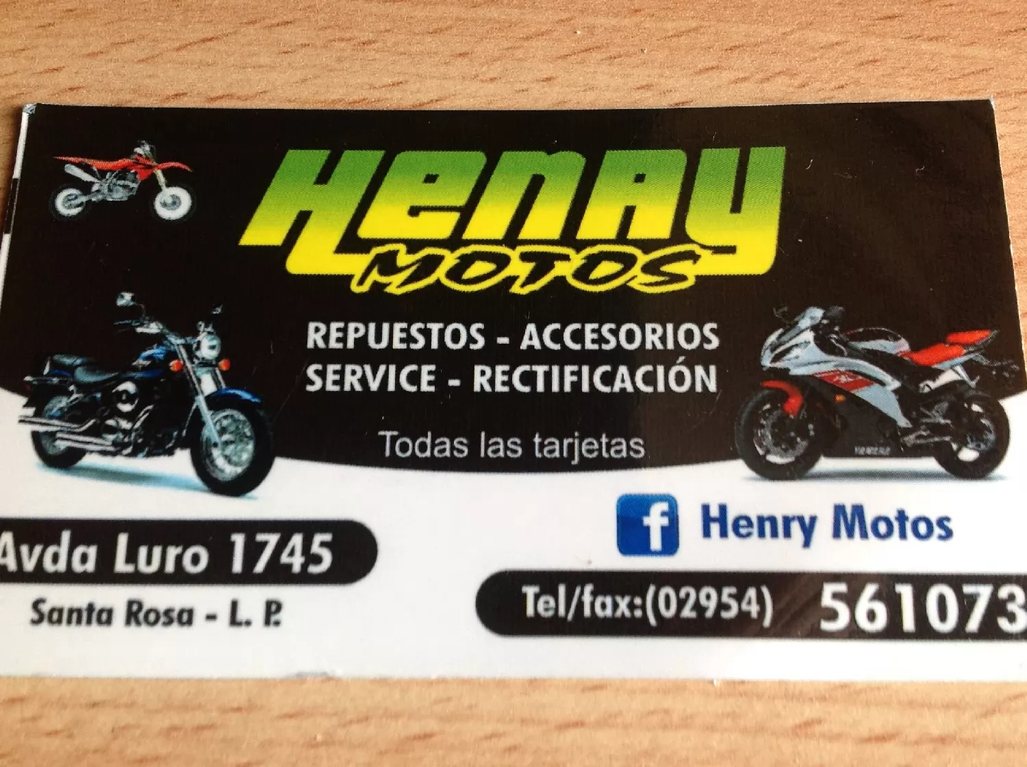 Logotipo Henay Motos